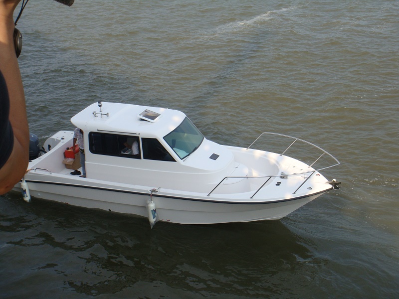 Grandsea 27ft /8.3m Fiberglass Cabin Fishing Boat for Sale 